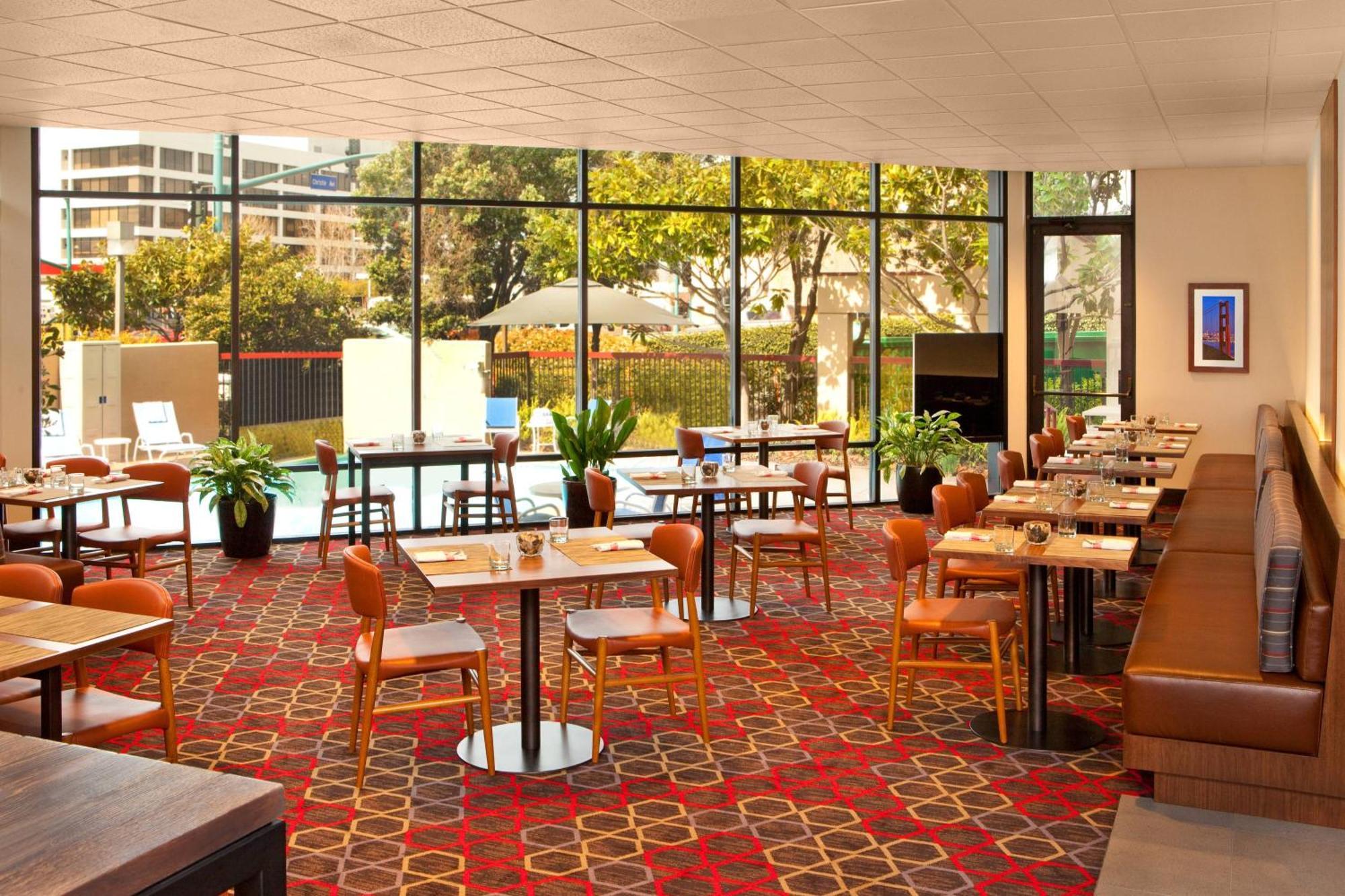 Four Points By Sheraton - San Francisco Bay Bridge Эмеривилл Экстерьер фото